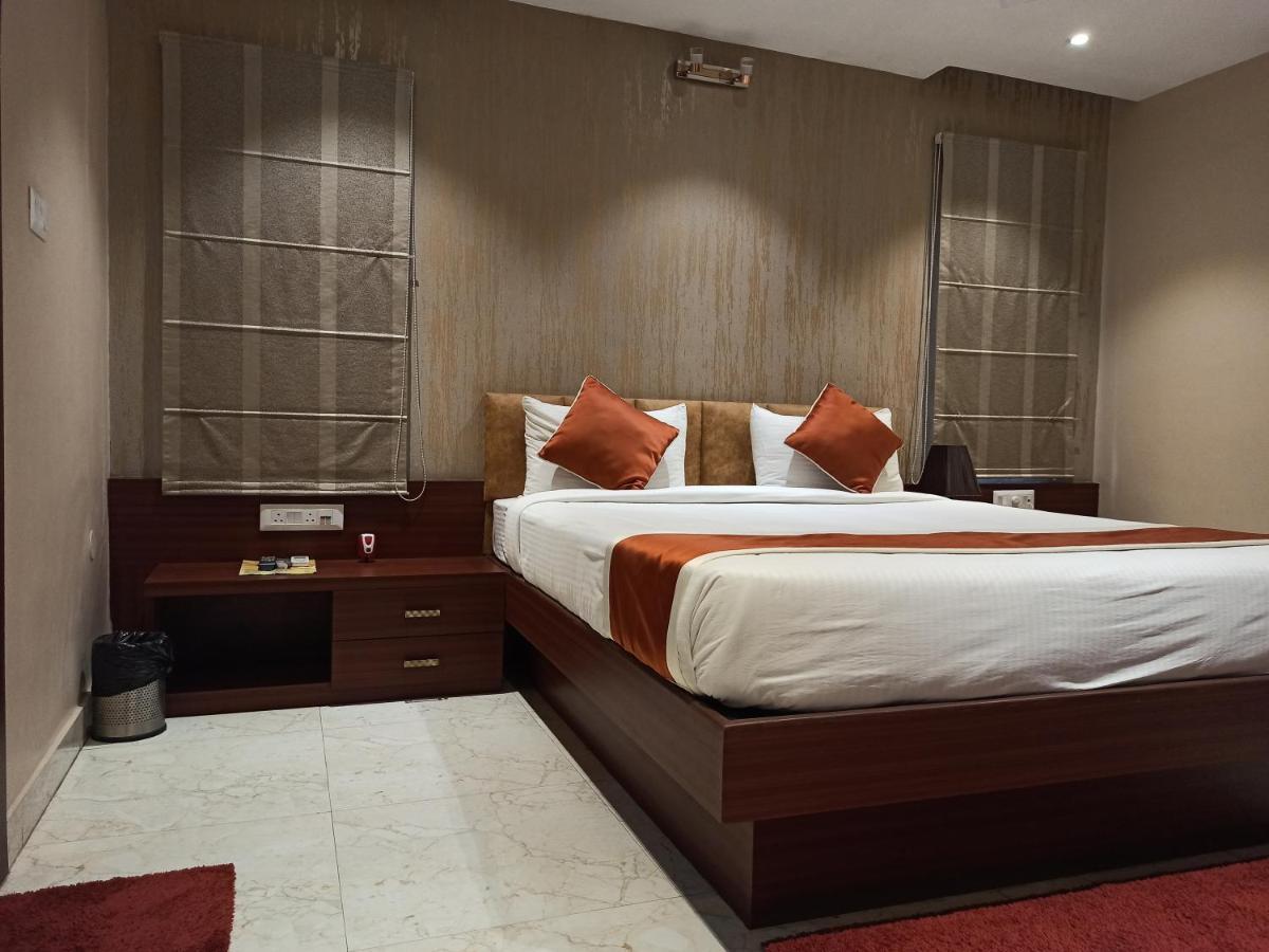 Hotel A P Home'S - A Boutique Hotel Guwahati Dış mekan fotoğraf